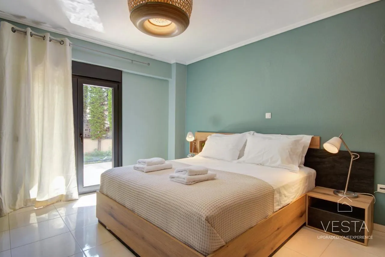 Uptown 2-Level Apt, Private Patio & Balcony With Views Apartment Thessaloniki 0*,  Greece