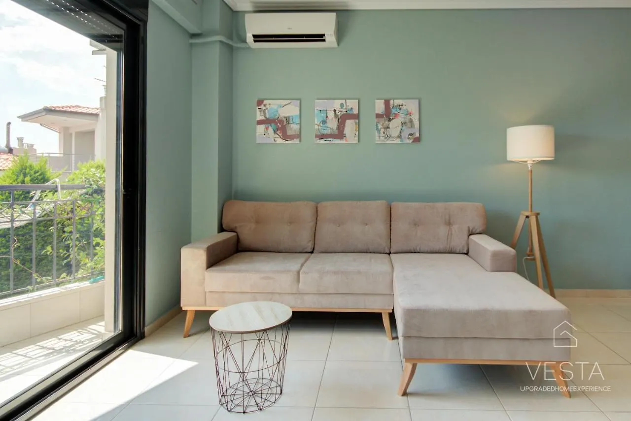 Uptown 2-Level Apt, Private Patio & Balcony With Views Apartment Thessaloniki