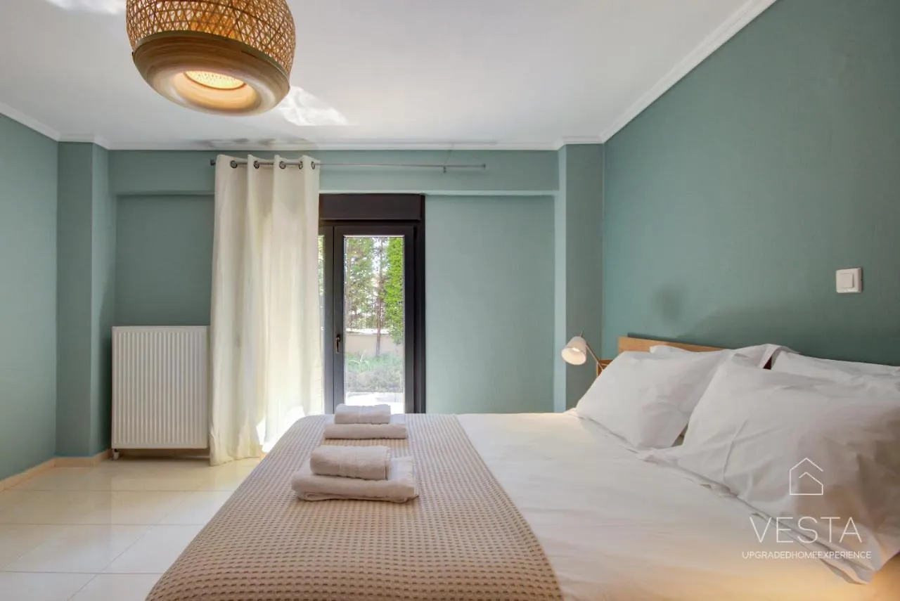 Uptown 2-Level Apt, Private Patio & Balcony With Views Διαμέρισμα Θεσσαλονίκη 0*,  Ελλάδα